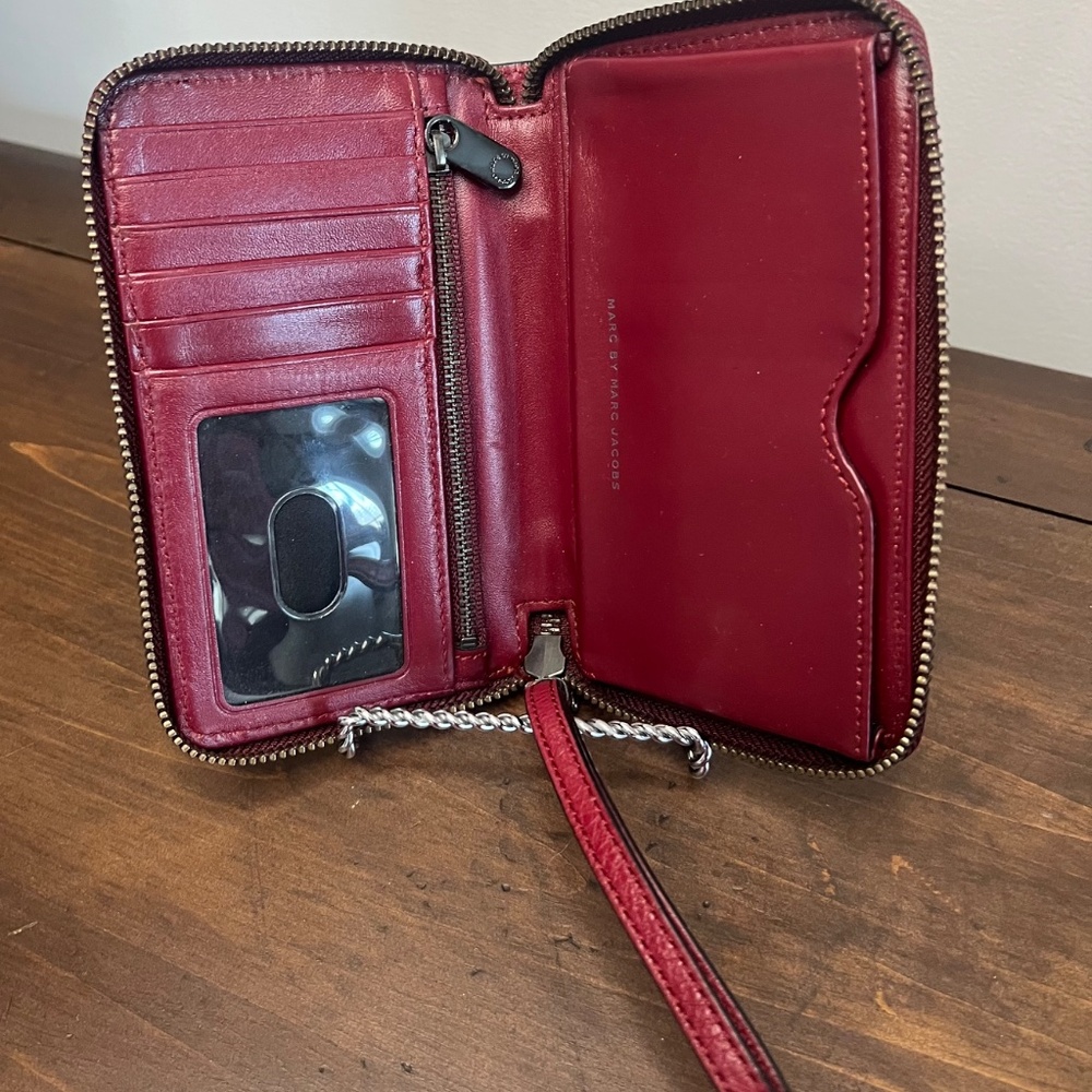 MARC By Marc Jacobs Q Wingman Wallet/Wristlet - Picture 4 of 5
